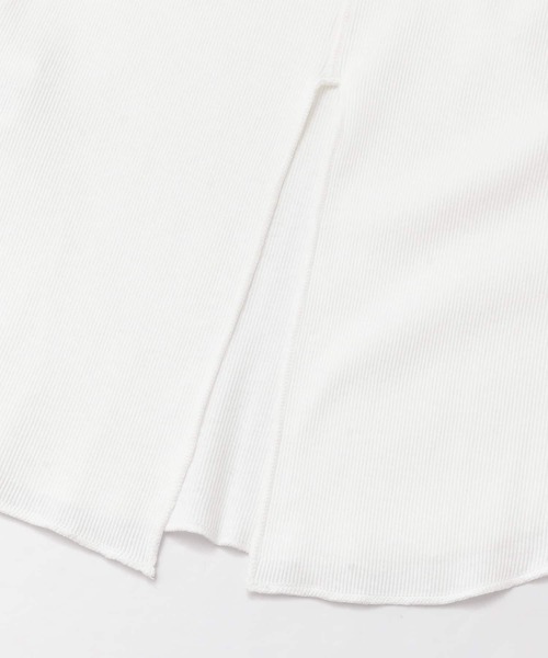 KBF+（ケービーエフプラス）の「KBF+　バックスリットリブインナー∴（Tシャツ/カットソー・レディース・ブラック/オフホワイト/キャメル・ONE）」の11枚目の写真