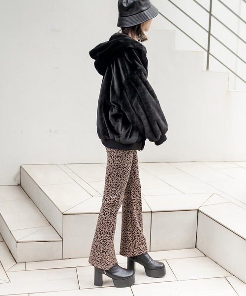 RASVOA(ラスボア)の「レオパードフレアパンツ(その他パンツ・レディース・グレー/ブラウン/ブラック/モカ・FREE)」の17枚目の写真