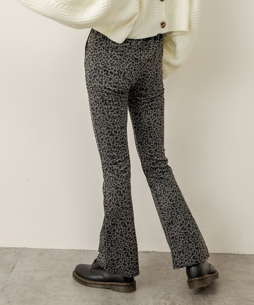 RASVOA(ラスボア)の「レオパードフレアパンツ(その他パンツ・レディース・グレー/ブラウン/ブラック/モカ・FREE)」の21枚目の写真