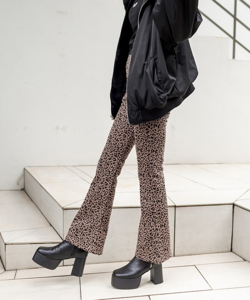 RASVOA(ラスボア)の「レオパードフレアパンツ(その他パンツ・レディース・グレー/ブラウン/ブラック/モカ・FREE)」の14枚目の写真