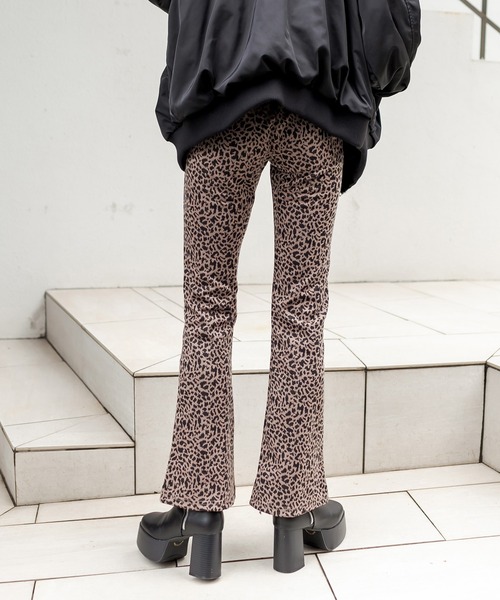RASVOA(ラスボア)の「レオパードフレアパンツ(その他パンツ・レディース・グレー/ブラウン/ブラック/モカ・FREE)」の15枚目の写真