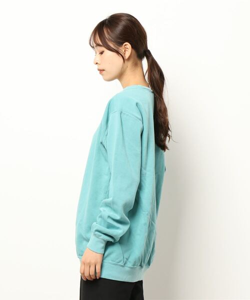 comfort colors(コンフォートカラーズ)の「Comfort Colors ガーメントダイ クルーネック スウェット(スウェット・レディース・チャコールグレー/グリーン系その他/ブルー系その他/レッド系その他・MEDIUM/LARGE)」の6枚目の写真