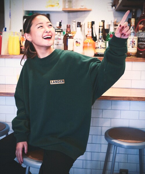 FREAK'S STORE（フリークスストア）の「WEB限定 LANDER×FREAK'S STORE/ランダー 別注 ビッグシルエット バックプリント クルーネックスウェット/刺繍（スウェット・メンズ・グレー/ダークグリーン・SMALL/MEDIUM/LARGE/X-LARGE）」の7枚目の写真