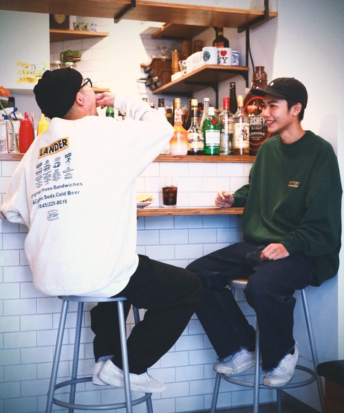 FREAK'S STORE（フリークスストア）の「WEB限定 LANDER×FREAK'S STORE/ランダー 別注 ビッグシルエット バックプリント クルーネックスウェット/刺繍（スウェット・メンズ・グレー/ダークグリーン・SMALL/MEDIUM/LARGE/X-LARGE）」の8枚目の写真