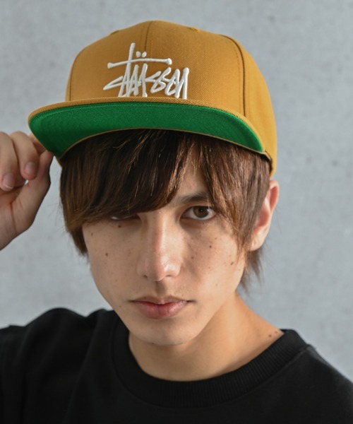 STUSSY（ステューシー）の「STUSSY (ステューシー) BASIC STOCK SNAPBACK ロゴキャップ（キャップ・メンズ・ブラック/パープル/ネイビー/ブラウン・FREE）」の2枚目の写真