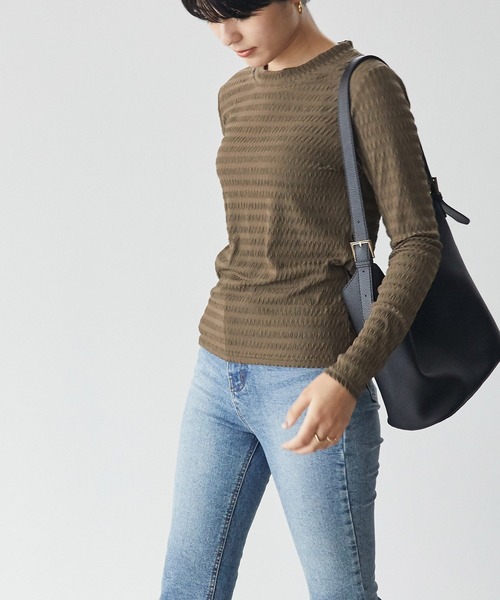 ECRIRE（エクリール）の「ボーダージャガードシアーインナー（Tシャツ/カットソー・レディース・ブラウン/アイボリー・M）」の2枚目の写真