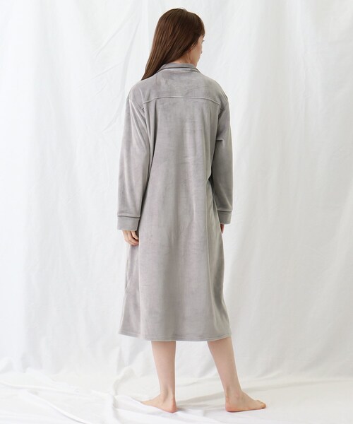 INDIVI（インディヴィ）の「◆【LIFE】ベロアパジャマワンピース（ルームワンピース・レディース・ライトグレー/ネイビー・38）」の13枚目の写真