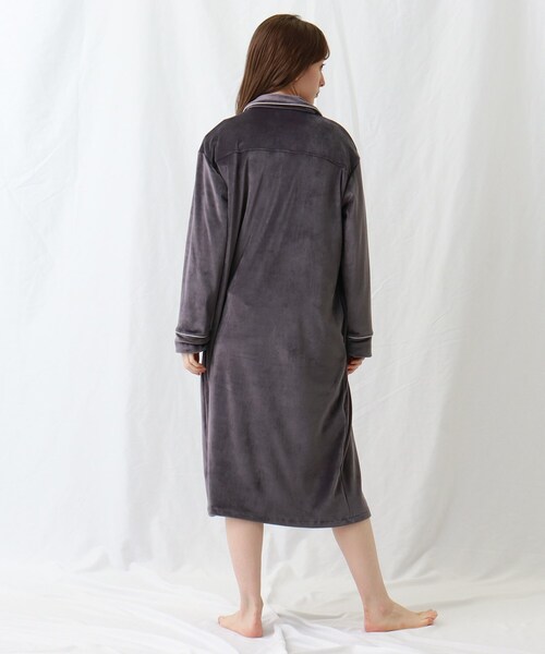 INDIVI（インディヴィ）の「◆【LIFE】ベロアパジャマワンピース（ルームワンピース・レディース・ライトグレー/ネイビー・38）」の19枚目の写真
