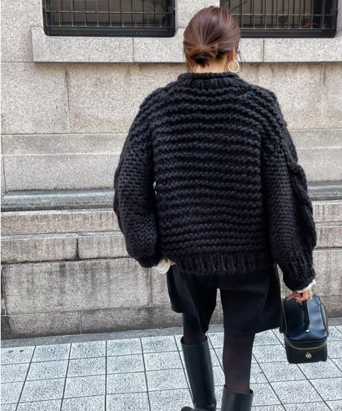 ulu（ウル）の「Original handmade knit（ニット/セーター・レディース・ホワイト/ブラック・FREE）」の2枚目の写真