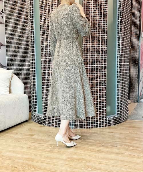 Passion（パッション）の「レトロ小花柄マーメイドワンピース（ワンピース・レディース・ブラック/ブラウン/オフホワイト・S/M/L）」の22枚目の写真