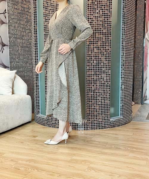 Passion（パッション）の「レトロ小花柄マーメイドワンピース（ワンピース・レディース・ブラック/ブラウン/オフホワイト・S/M/L）」の21枚目の写真