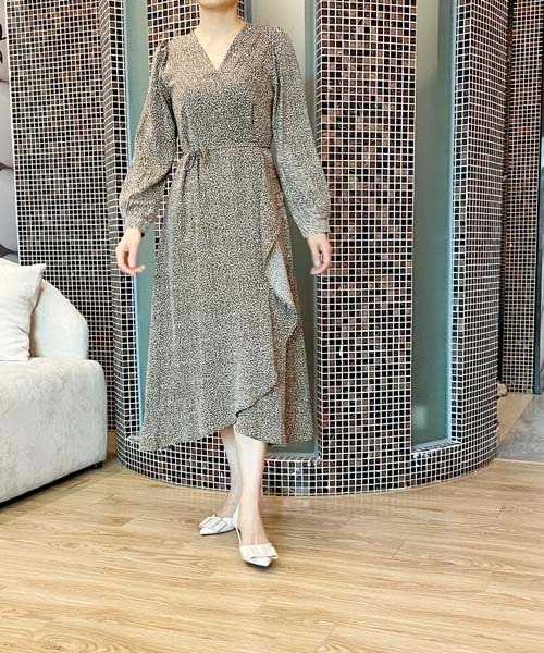 Passion（パッション）の「レトロ小花柄マーメイドワンピース（ワンピース・レディース・ブラック/ブラウン/オフホワイト・S/M/L）」の20枚目の写真