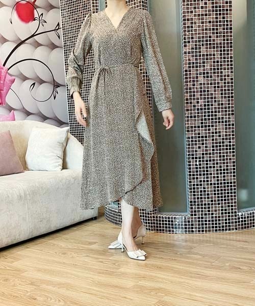 Passion（パッション）の「レトロ小花柄マーメイドワンピース（ワンピース・レディース・ブラック/ブラウン/オフホワイト・S/M/L）」の19枚目の写真