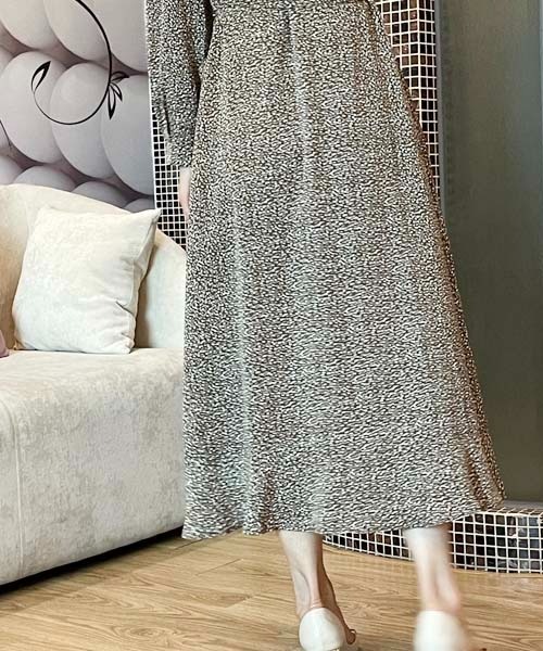 Passion（パッション）の「レトロ小花柄マーメイドワンピース（ワンピース・レディース・ブラック/ブラウン/オフホワイト・S/M/L）」の17枚目の写真