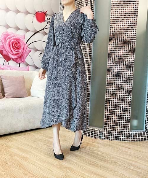 Passion（パッション）の「レトロ小花柄マーメイドワンピース（ワンピース・レディース・ブラック/ブラウン/オフホワイト・S/M/L）」の11枚目の写真