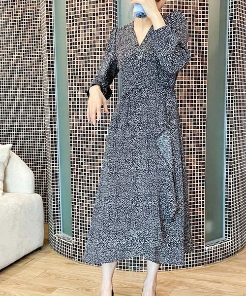 Passion（パッション）の「レトロ小花柄マーメイドワンピース（ワンピース・レディース・ブラック/ブラウン/オフホワイト・S/M/L）」の9枚目の写真