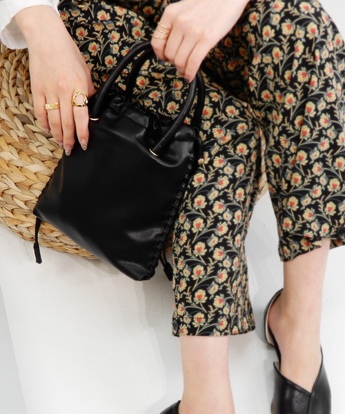 minia(ミニア)の「かがりステッチ2WAYバッグ<巾着・ショルダー>(ショルダーバッグ・レディース・グリーン/アイボリー/シルバー/ブラック・FREE)」の3枚目の写真