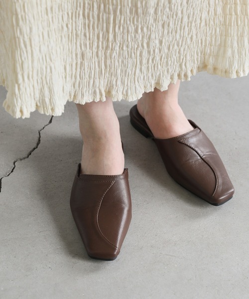 select MOCA（セレクトモカ）の「フェイクレザーカーブデザインバブーシュ（その他シューズ・レディース・ブラック/ブラウン/アイボリー・SMALL/MEDIUM/LARGE）」の4枚目の写真