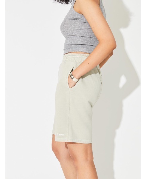ALEXIA STAM（アリシアスタン）の「Logo Pigment Dyed Shorts/ロゴピグメントダイショーツ（その他パンツ・レディース・チャコールグレー/モカ/グレイッシュベージュ・S/M）」の17枚目の写真