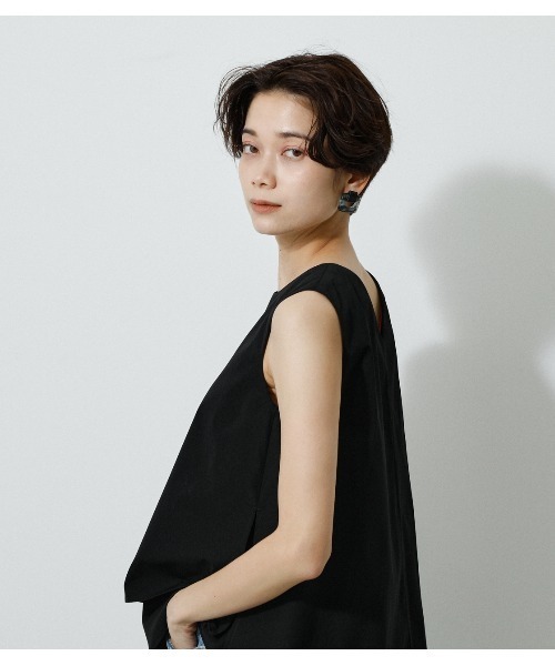 AZUL by moussy（アズールバイマウジー）の「WATER REPELLENT LAYERED TOPS/ウォーターリぺレントレイヤードトップス（シャツ/ブラウス・レディース・ブラック/ベージュ/イエロー/ブルー・SMALL/MEDIUM）」の7枚目の写真