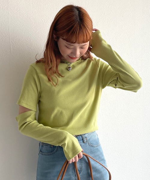 w closet（ダブルクローゼット）の「アームスリットウォーマープルオーバー（ニット/セーター・レディース・オフホワイト/グリーン/ブラック・FREE）」の19枚目の写真