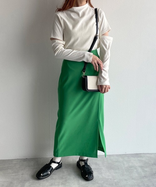 w closet（ダブルクローゼット）の「アームスリットウォーマープルオーバー（ニット/セーター・レディース・オフホワイト/グリーン/ブラック・FREE）」の5枚目の写真