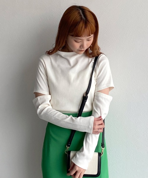 w closet（ダブルクローゼット）の「アームスリットウォーマープルオーバー（ニット/セーター・レディース・オフホワイト/グリーン/ブラック・FREE）」の6枚目の写真