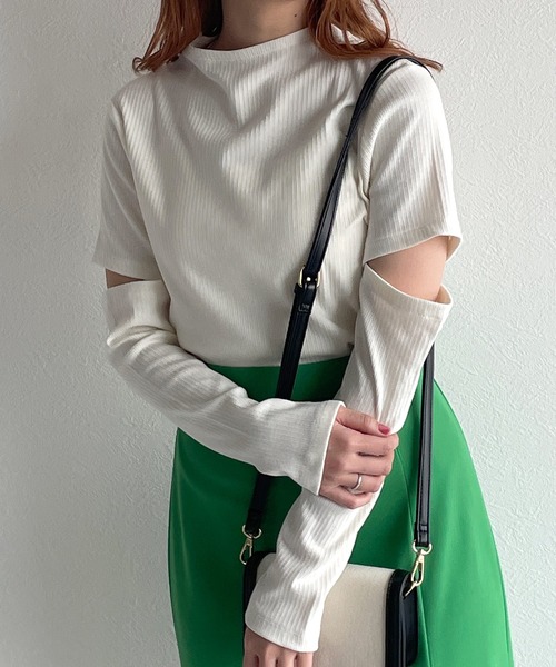 w closet（ダブルクローゼット）の「アームスリットウォーマープルオーバー（ニット/セーター・レディース・オフホワイト/グリーン/ブラック・FREE）」の8枚目の写真