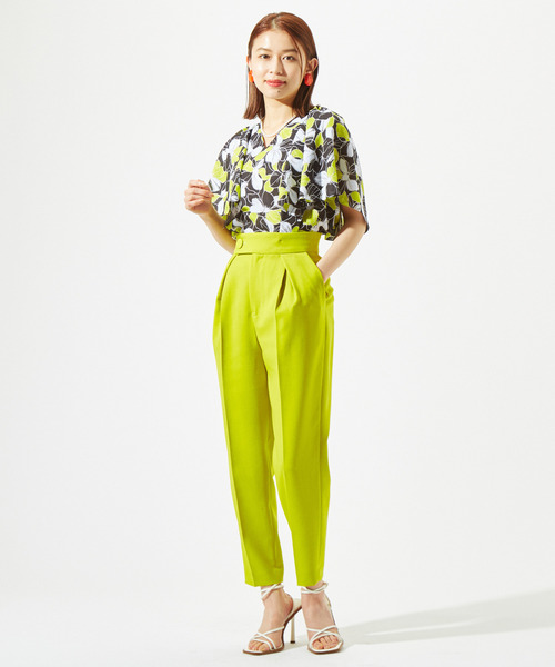 Tiara(ティアラ)の「麻調テーパードパンツ(その他パンツ・レディース・ブラック/グレイッシュベージュ/ライム/ターコイズブルー・S/M/L)」の5枚目の写真