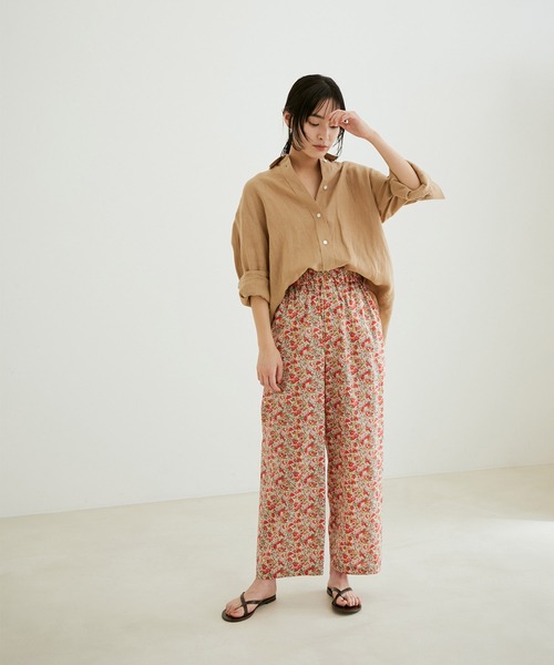 SALON adam et rope'(サロン アダム エ ロペ)の「リバティプリントイージーパンツ(その他パンツ・レディース・ブラック系その他2/オフホワイト/グリーン系その他/ブルー系その他/イエロー系その他4・FREE)」の10枚目の写真