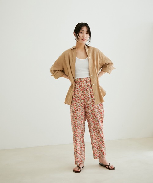 SALON adam et rope'(サロン アダム エ ロペ)の「リバティプリントイージーパンツ(その他パンツ・レディース・ブラック系その他2/オフホワイト/グリーン系その他/ブルー系その他/イエロー系その他4・FREE)」の11枚目の写真
