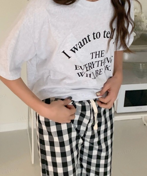 Dalfwin(ダールフィン)の「韓国ファッションEVERYTHINGレタリング半袖Tシャツ(Tシャツ/カットソー・レディース・ホワイト/グレー/クリーム・FREE)」の10枚目の写真