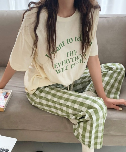 Dalfwin(ダールフィン)の「韓国ファッションEVERYTHINGレタリング半袖Tシャツ(Tシャツ/カットソー・レディース・ホワイト/グレー/クリーム・FREE)」の5枚目の写真