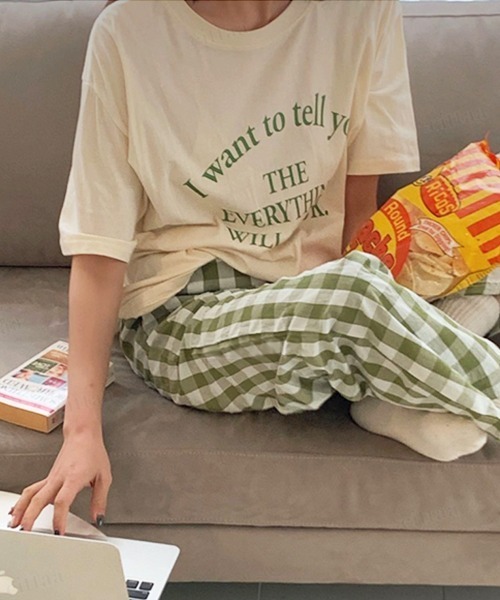 Dalfwin(ダールフィン)の「韓国ファッションEVERYTHINGレタリング半袖Tシャツ(Tシャツ/カットソー・レディース・ホワイト/グレー/クリーム・FREE)」の8枚目の写真