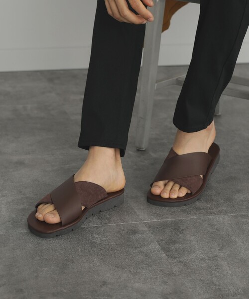 BEAMS HEART（ビームスハート）の「BEAMS HEART / フェイクレザー クロスストラップ サンダル（サンダル・メンズ・ブラック/ダークブラウン・SMALL/MEDIUM/LARGE）」の17枚目の写真
