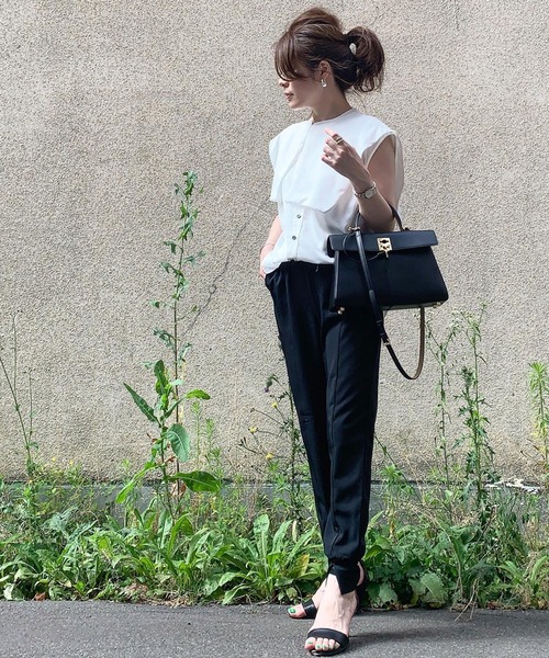 Emma Taylor（エマテイラー）の「イージーケアスクエアカラー2WAYシャツ（シャツ/ブラウス・レディース・ホワイト/ネイビー/カーキ/ベージュ・FREE）」の9枚目の写真