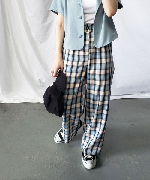 me+em select（ミームセレクト）の「【 9色展開 】チェック柄ハイウエストタックルーズワイドパンツ（スラックス・レディース・ホワイト/ライトグレー/ブラック/パープル/カーキ/ピンク/イエロー/ブルー/ライトブラウン・FREE）」の10枚目の写真