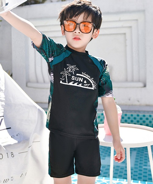 TeddyShop（テディショップ）の「キッズ水着 リゾートボタニカル柄ラッシュガードトップス+ショートパンツ 上下2点セット（水着・キッズ・ブラック×グリーン・140cm/130cm/100cm/150cm/120cm/110cm）」の5枚目の写真