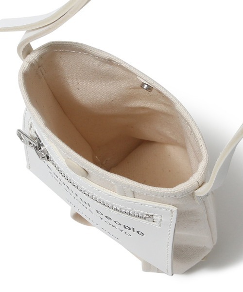 beautiful people(ビューティフルピープル)の「beautiful people lining logo pocket document case 7245611966(ショルダーバッグ・レディース・ブラック/ホワイト・FREE)」の3枚目の写真