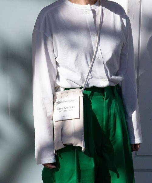 beautiful people(ビューティフルピープル)の「beautiful people lining logo pocket document case 7245611966(ショルダーバッグ・レディース・ブラック/ホワイト・FREE)」の15枚目の写真