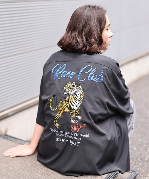 WEGO（ウィゴー）の「WEGO/刺繍半袖BIGシャツ（シャツ/ブラウス・メンズ・ブルー系その他/ホワイト/ブラック・MEDIUM/LARGE）」の3枚目の写真