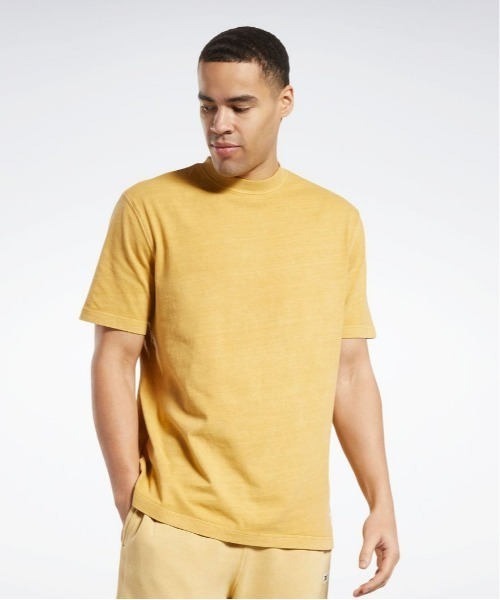 Reebok（リーボック）の「クラシックス ナチュラルダイ Tシャツ / Classics Natural Dye Tee（Tシャツ/カットソー・メンズ・グレー/オフホワイト/グレー系その他/イエロー系その他・XX-LARGE/LARGE/X-LARGE/MEDIUM/XXX-LARGE/SMALL/X-SMALL）」の4枚目の写真