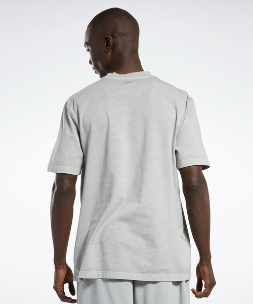 Reebok（リーボック）の「クラシックス ナチュラルダイ Tシャツ / Classics Natural Dye Tee（Tシャツ/カットソー・メンズ・グレー/オフホワイト/グレー系その他/イエロー系その他・XX-LARGE/LARGE/X-LARGE/MEDIUM/XXX-LARGE/SMALL/X-SMALL）」の12枚目の写真