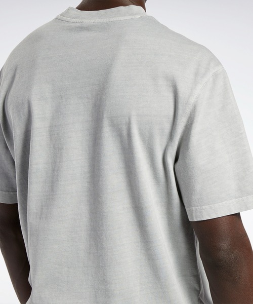 Reebok（リーボック）の「クラシックス ナチュラルダイ Tシャツ / Classics Natural Dye Tee（Tシャツ/カットソー・メンズ・グレー/オフホワイト/グレー系その他/イエロー系その他・XX-LARGE/LARGE/X-LARGE/MEDIUM/XXX-LARGE/SMALL/X-SMALL）」の6枚目の写真