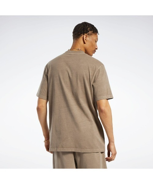 Reebok（リーボック）の「クラシックス ナチュラルダイ Tシャツ / Classics Natural Dye Tee（Tシャツ/カットソー・メンズ・グレー/オフホワイト/グレー系その他/イエロー系その他・XX-LARGE/LARGE/X-LARGE/MEDIUM/XXX-LARGE/SMALL/X-SMALL）」の14枚目の写真