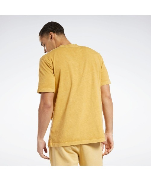Reebok（リーボック）の「クラシックス ナチュラルダイ Tシャツ / Classics Natural Dye Tee（Tシャツ/カットソー・メンズ・グレー/オフホワイト/グレー系その他/イエロー系その他・XX-LARGE/LARGE/X-LARGE/MEDIUM/XXX-LARGE/SMALL/X-SMALL）」の20枚目の写真