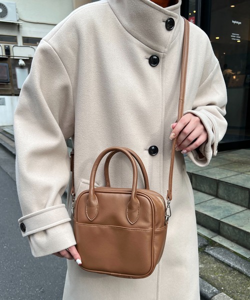 DISCOAT（ディスコート）の「スクエアミニボストンショルダーバッグ（ショルダーバッグ・レディース・ブラック/ダークブラウン/パープル/ブラウン/グレイッシュベージュ・FREE）」の4枚目の写真