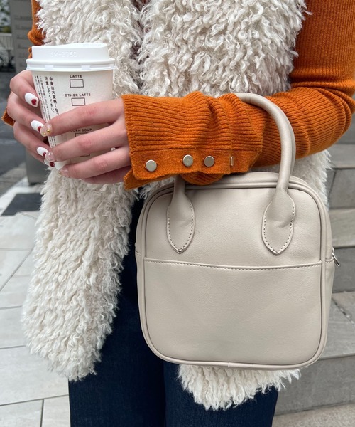 DISCOAT（ディスコート）の「スクエアミニボストンショルダーバッグ（ショルダーバッグ・レディース・ブラック/ダークブラウン/パープル/ブラウン/グレイッシュベージュ・FREE）」の5枚目の写真