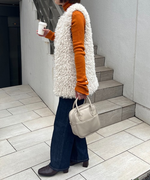 DISCOAT（ディスコート）の「スクエアミニボストンショルダーバッグ（ショルダーバッグ・レディース・ブラック/ダークブラウン/パープル/ブラウン/グレイッシュベージュ・FREE）」の6枚目の写真