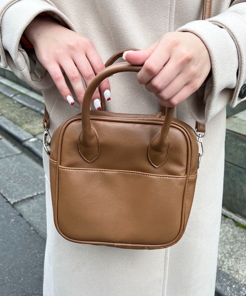 DISCOAT（ディスコート）の「スクエアミニボストンショルダーバッグ（ショルダーバッグ・レディース・ブラック/ダークブラウン/パープル/ブラウン/グレイッシュベージュ・FREE）」の9枚目の写真